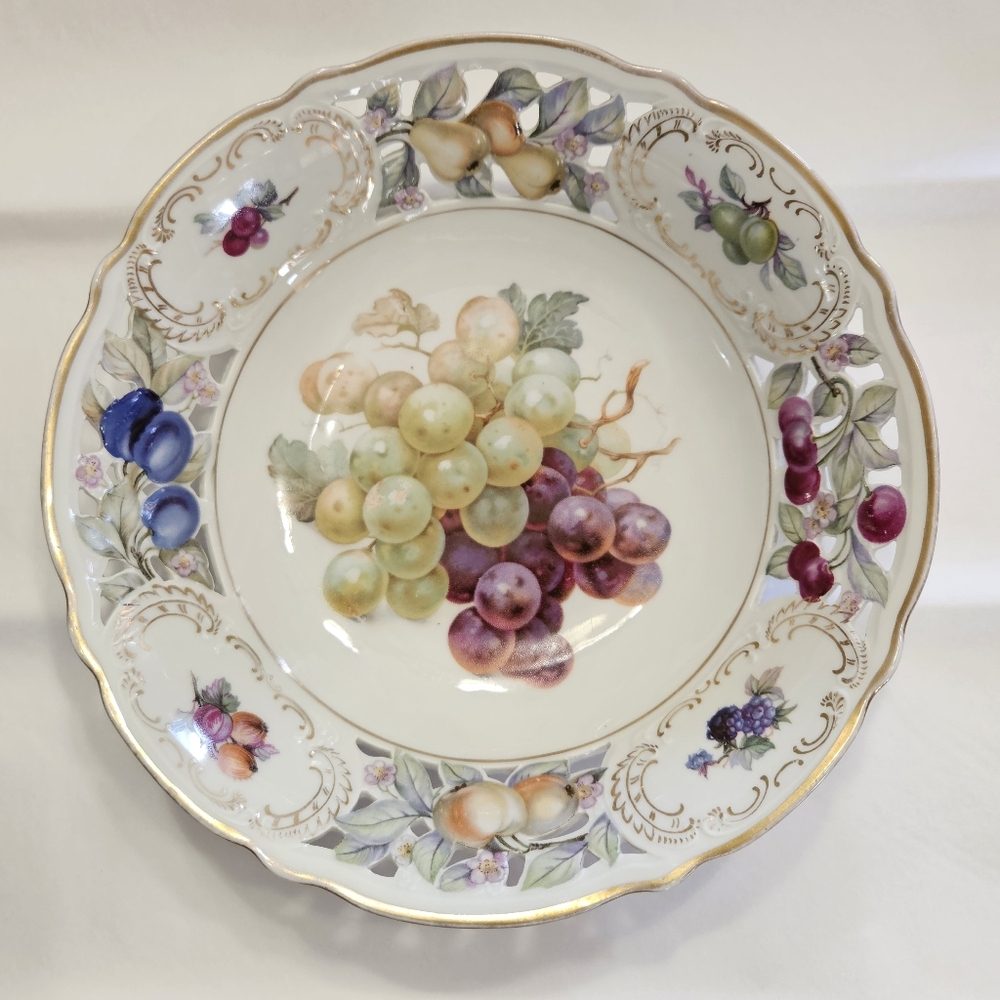 Beautiful Schumann Bowl.